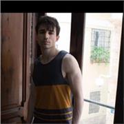 Psicólogo,físico,pianista,atleta de élite,poeta,compositor,actor,exjugador de póker.Con insomnio grave para algunos, pero superado